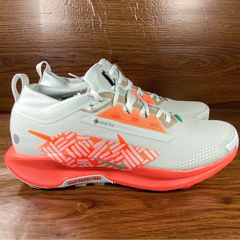 Nike Trail 5 Gortex mens shoe size 10
